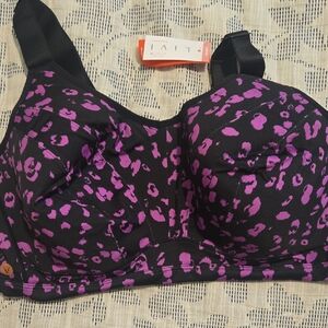 LIVI Underwire Wicking Sports Bra